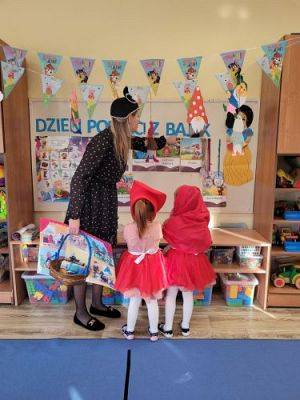 Grafika #26: 04.11.2022 Dzień Postaci z Bajek Gr1