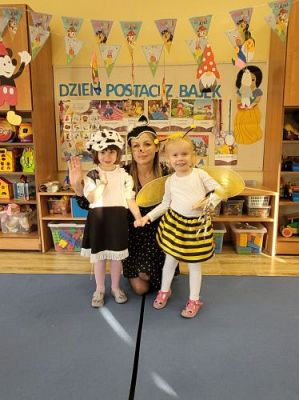 Grafika #44: 04.11.2022 Dzień Postaci z Bajek Gr1