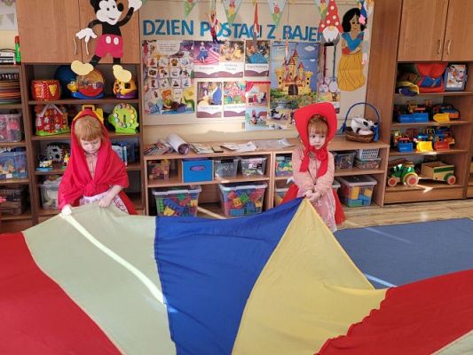 Grafika #47: 04.11.2022 Dzień Postaci z Bajek Gr1