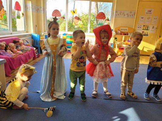 Grafika #55: 04.11.2022 Dzień Postaci z Bajek Gr1