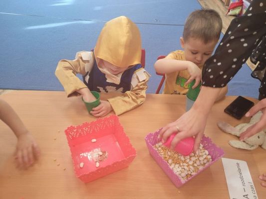 Grafika #58: 04.11.2022 Dzień Postaci z Bajek Gr1