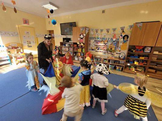 Grafika #61: 04.11.2022 Dzień Postaci z Bajek Gr1