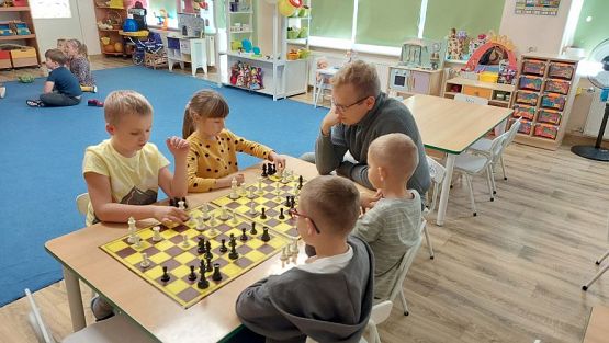 Grafika #0: Zajęcia w klubie szachowym - gr III