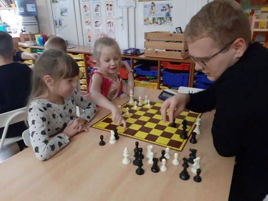 Grafika #12: Zajęcia w klubie szachowym - gr III