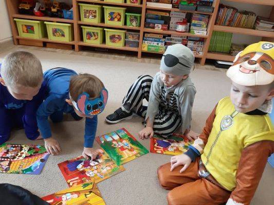 Grafika #14: 04.11.2022 Dzień postaci z bajek