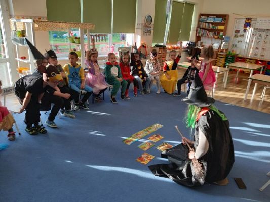 Grafika #17: 04.11.2022 Dzień postaci z bajek