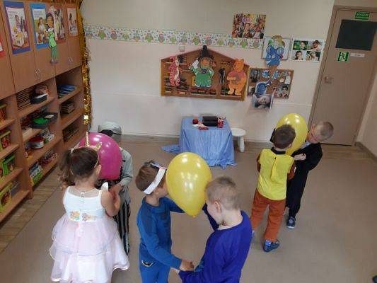 Grafika #30: 04.11.2022 Dzień postaci z bajek