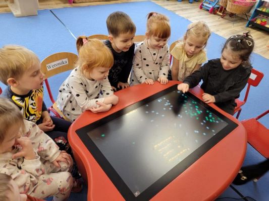 Grafika #0: 25.10.2022 Zajęcia interaktywne w grupie Maluchów