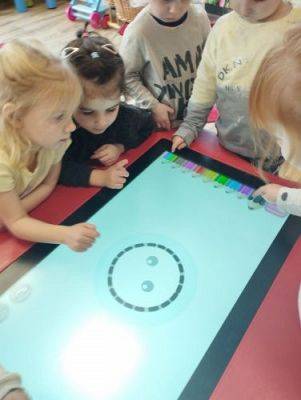 Grafika #7: 25.10.2022 Zajęcia interaktywne w grupie Maluchów