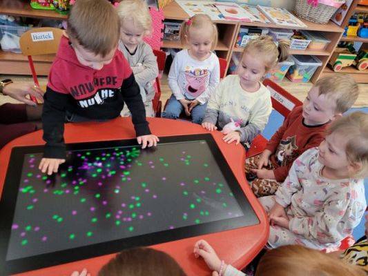 Grafika #13: 25.10.2022 Zajęcia interaktywne w grupie Maluchów