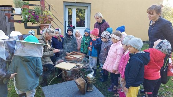 Grafika #34: 13.10.2022 Z wizytą w pasiece - Gr III