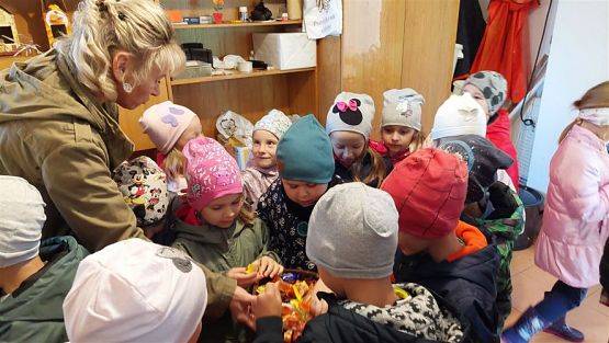 Grafika #50: 13.10.2022 Z wizytą w pasiece - Gr III