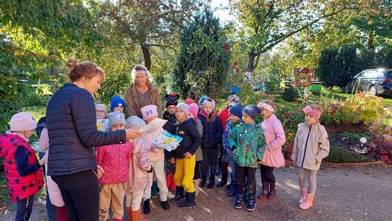 Grafika #51: 13.10.2022 Z wizytą w pasiece - Gr III