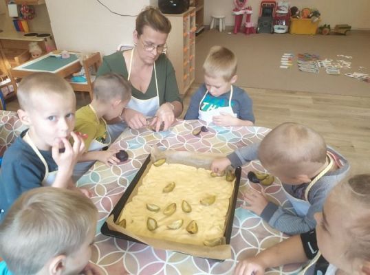 Grafika #9: 05.10.2022 Grupa II na tropie kulinarnym