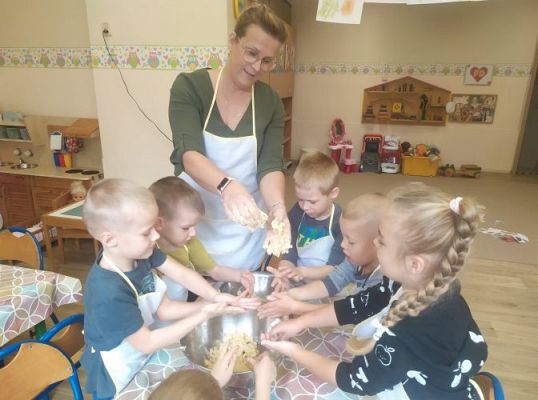 Grafika #14: 05.10.2022 Grupa II na tropie kulinarnym