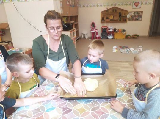 Grafika #15: 05.10.2022 Grupa II na tropie kulinarnym