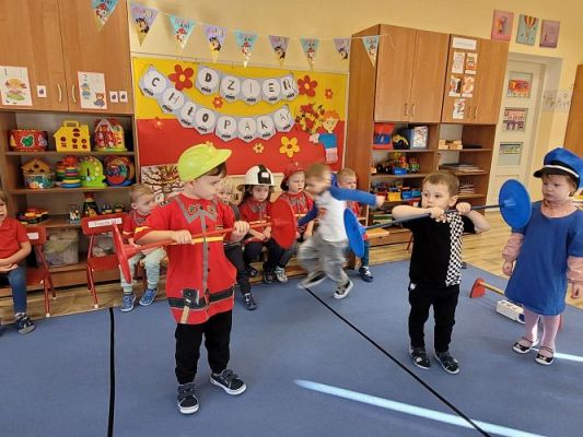 Grafika #28: 30.09.2022 Dzień Chłopaka gr1