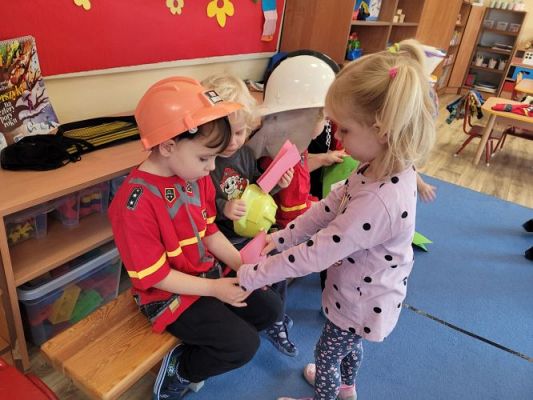 Grafika #35: 30.09.2022 Dzień Chłopaka gr1