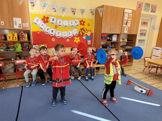 Grafika #43: 30.09.2022 Dzień Chłopaka gr1