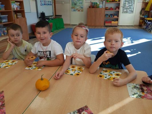 Grafika #79: 30.09.2022 Dzień chłopaka w gr III