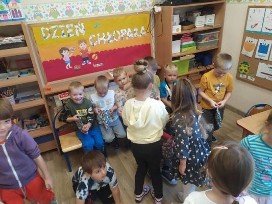 Grafika #8: 30.09.2022 Dzień chłopaka w gr II