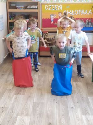 Grafika #27: 30.09.2022 Dzień chłopaka w gr II