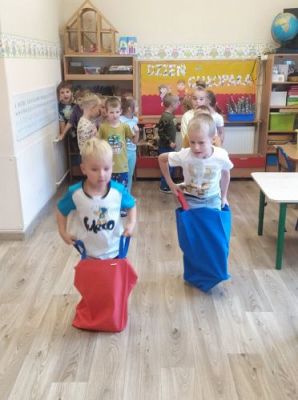 Grafika #34: 30.09.2022 Dzień chłopaka w gr II