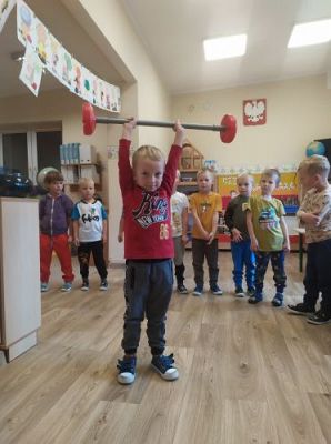 Grafika #37: 30.09.2022 Dzień chłopaka w gr II