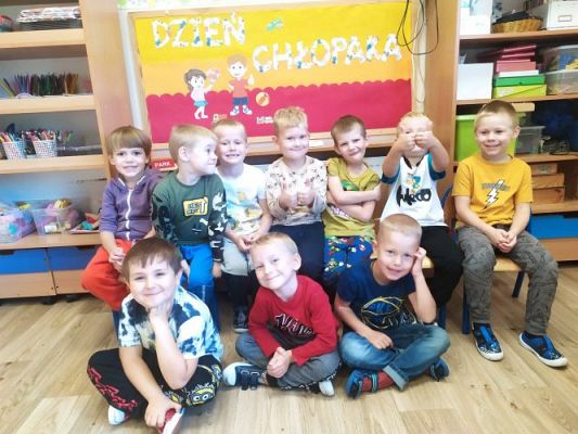 Grafika #38: 30.09.2022 Dzień chłopaka w gr II