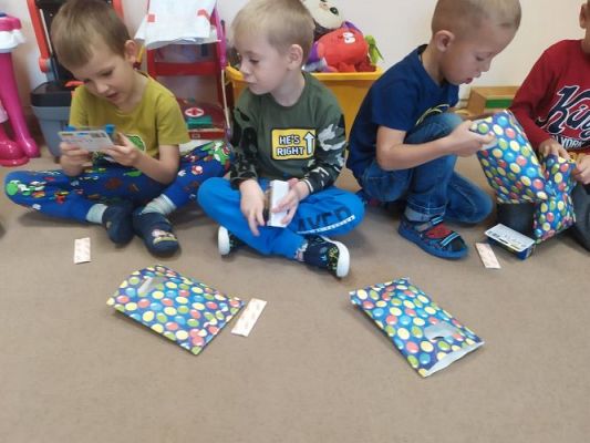 Grafika #52: 30.09.2022 Dzień chłopaka w gr II