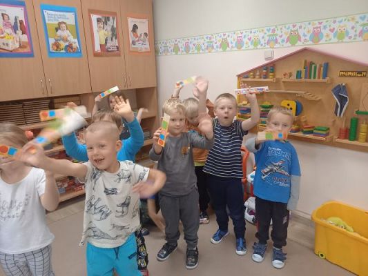 Grafika #1: Poznajemy figury geometryczne z GeniBotem gr 2 i gr 3