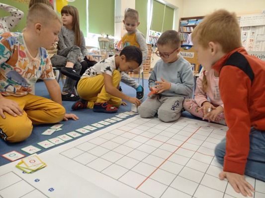 Grafika #22: Poznajemy figury geometryczne z GeniBotem gr 2 i gr 3