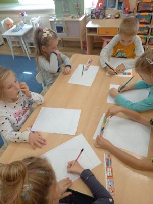 Grafika #30: Poznajemy figury geometryczne z GeniBotem gr 2 i gr 3