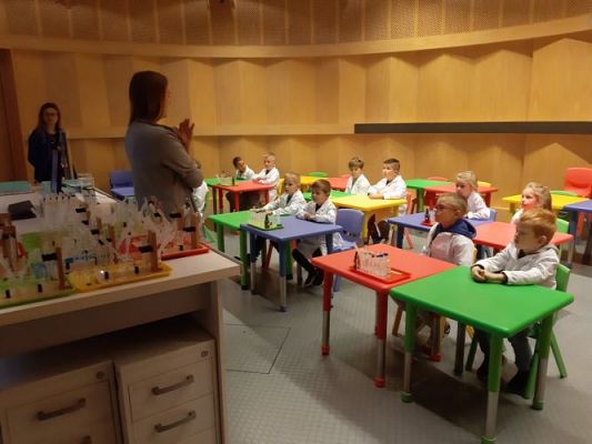 Grafika #1: 27.09.2022 Wycieczka do Centrum Nauki Experyment w Gdyni gr. III