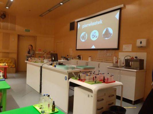 Grafika #5: 27.09.2022 Wycieczka do Centrum Nauki Experyment w Gdyni gr. III