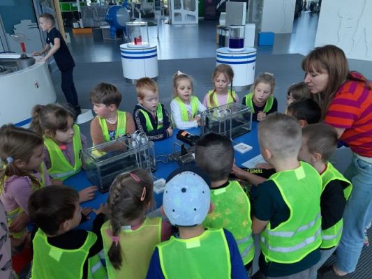 Grafika #34: 27.09.2022 Wycieczka do Centrum Nauki Experyment w Gdyni gr. III