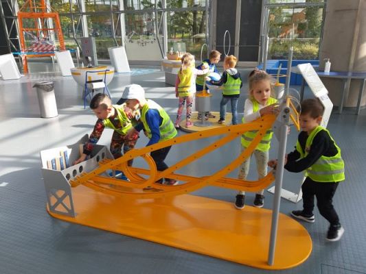 Grafika #39: 27.09.2022 Wycieczka do Centrum Nauki Experyment w Gdyni gr. III