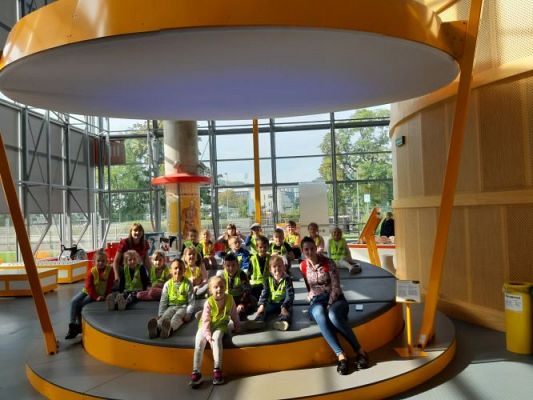 Grafika #49: 27.09.2022 Wycieczka do Centrum Nauki Experyment w Gdyni gr. III