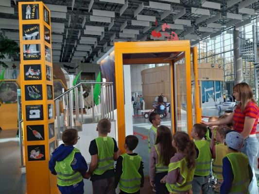 Grafika #50: 27.09.2022 Wycieczka do Centrum Nauki Experyment w Gdyni gr. III