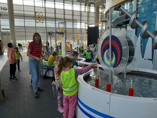 Grafika #90: 27.09.2022 Wycieczka do Centrum Nauki Experyment w Gdyni gr. III