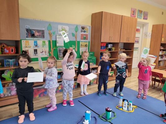 Grafika #19: 16.09.2022 Sprzątanie Świata gr I