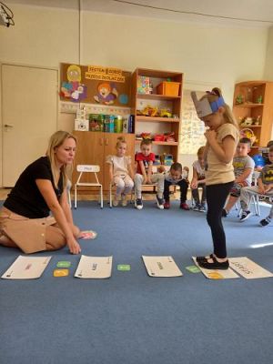 Grafika #6: Robotyka/programowanie 2.GeniBot-robot przy pomocy gestów zaprogramowany