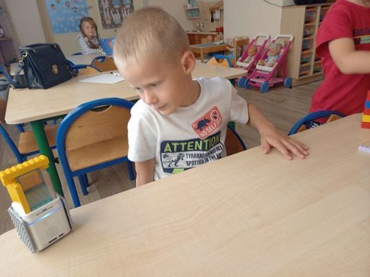 Grafika #0: Robotyka/programowanie 1. Poznajemy GeniBota