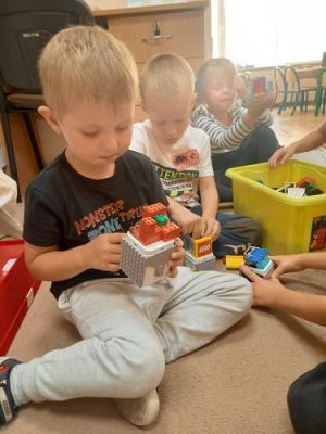 Grafika #4: Robotyka/programowanie 1. Poznajemy GeniBota