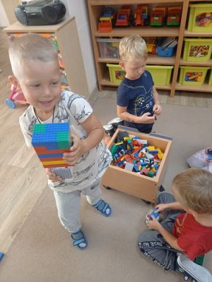 Grafika #6: Robotyka/programowanie 1. Poznajemy GeniBota