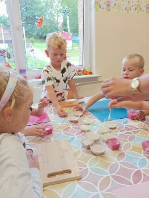 Grafika #15: 13.09.2022 "Przedszkolak w kuchni" - cykl zajęć z P. Magdą i Łukaszem Mielewczyk