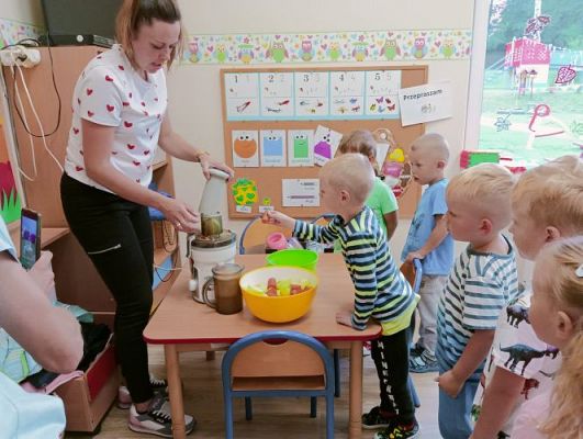 Grafika #17: 13.09.2022 "Przedszkolak w kuchni" - cykl zajęć z P. Magdą i Łukaszem Mielewczyk