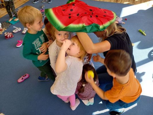 Grafika #6: 02.09.2022 II Dzień w przedszkolu-Arbuzowe zabawy w gr I