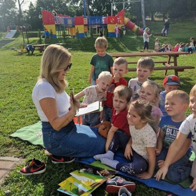 Grafika #9: 03.10.2023 "Bajka na trawie" - zajęcia edukacyjne w ogrodzie przedszkolnym