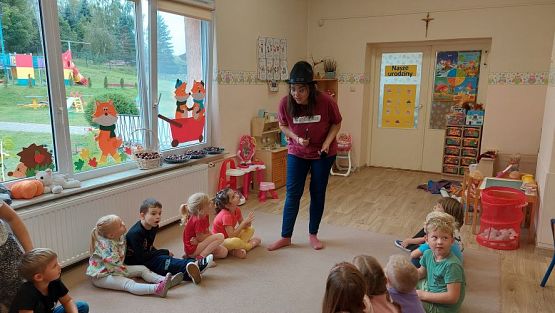 Grafika #31: 26.09.2023 Zajęcia animacyjne z panią Agatą z Sensoludka